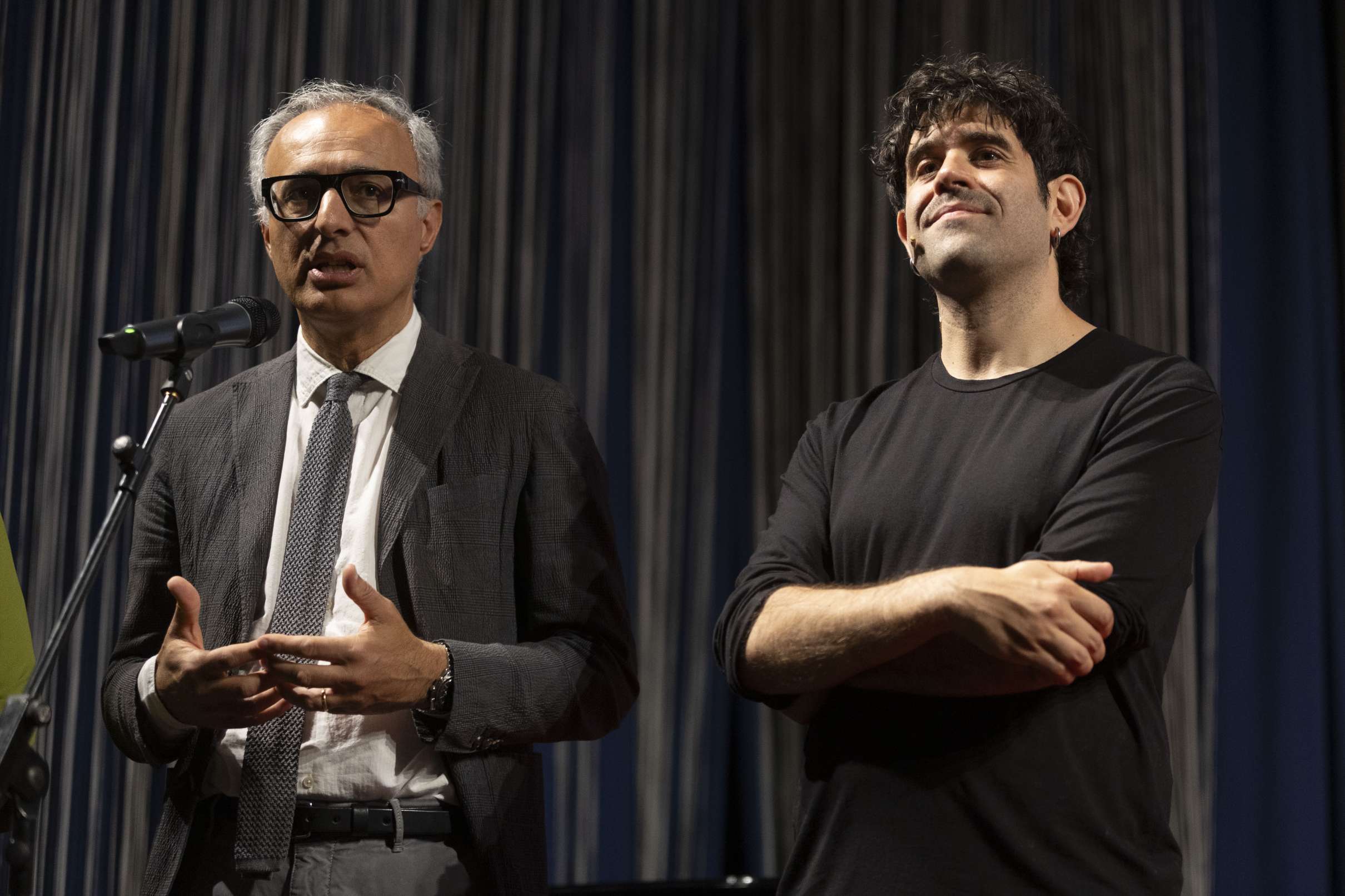 Matthias Martelli in tournée mondiale con Lu Santo Jullàre Françesco e Mistero Buffo